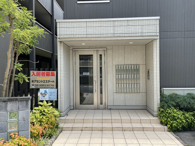 サンシャリテ向丘A棟のエントランス