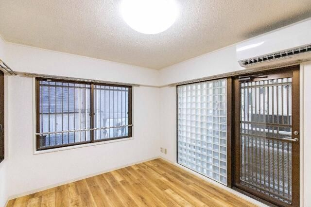 ロイヤルハイツ中川の寝室