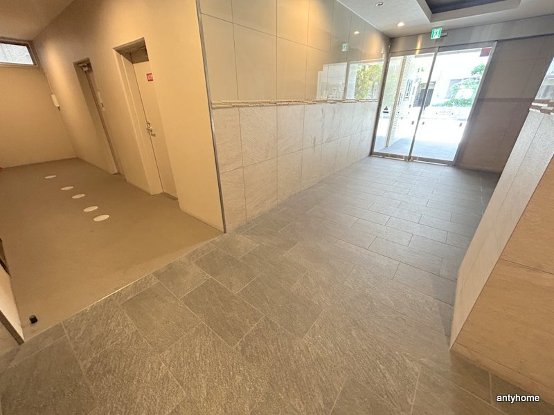 エグゼ難波西2　仲介手数料無料のロビー