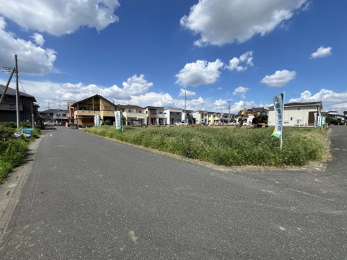 【前面道路含む現地写真】 【前面道路含む現地写真】 | 【月の輪第3期 現地外観】
※令和8年8月時点
