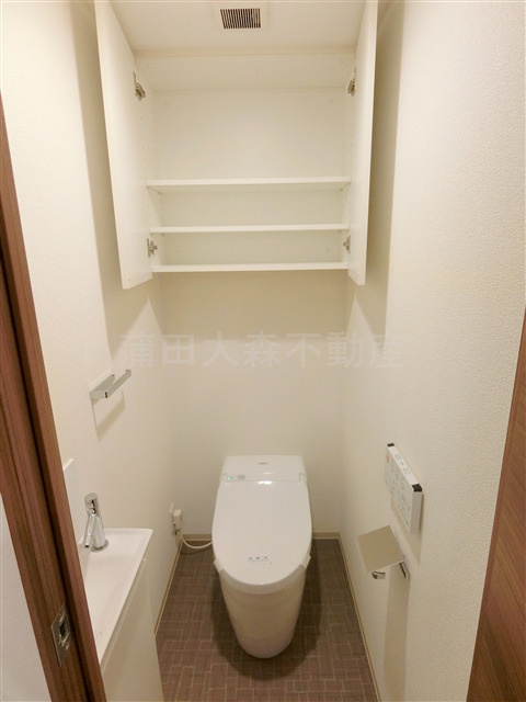 ブライズ下丸子のトイレ|棚収納+温水洗浄便座付のトイレ