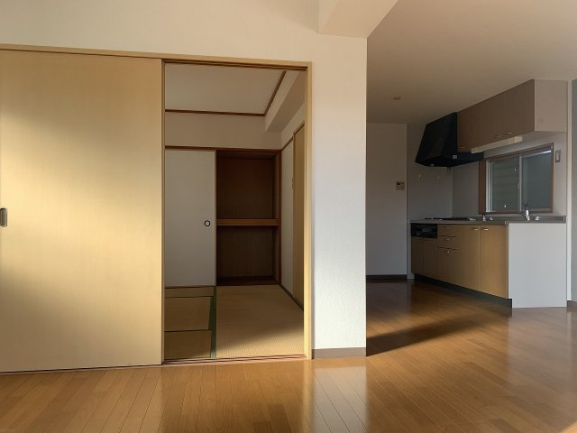 コアロード桃山台の居間・リビング
