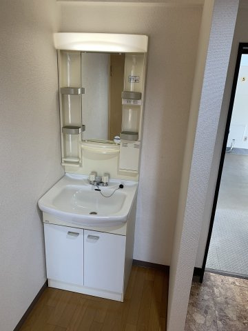コアロード桃山台の洗面所