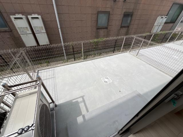 熊本市中央区黒髪６丁目のアパートのバルコニー|専用庭