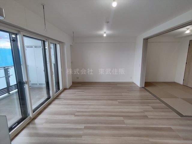 【居間・リビング】の画像