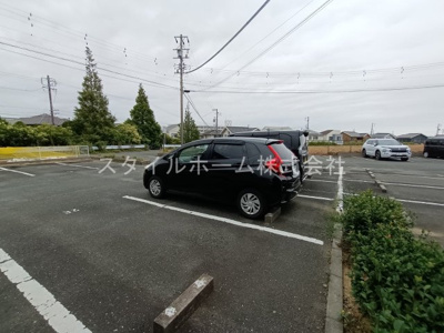 【駐車場】 | ビューラー野依 B