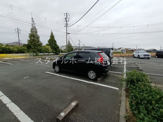 【駐車場】 | ビューラー野依 B