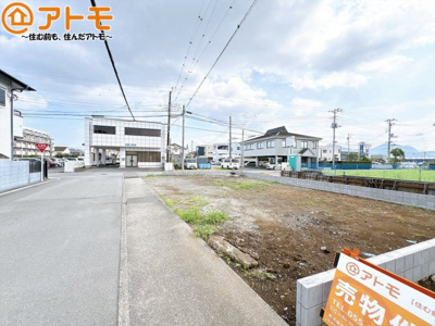 【前面道路含む現地写真】 | 三島市梅名1期　新築一戸建て　2号棟
