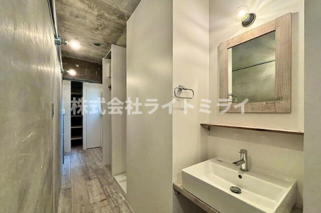 朝日関口マンションの独立洗面台