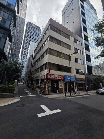 紅葉川ビルの外観