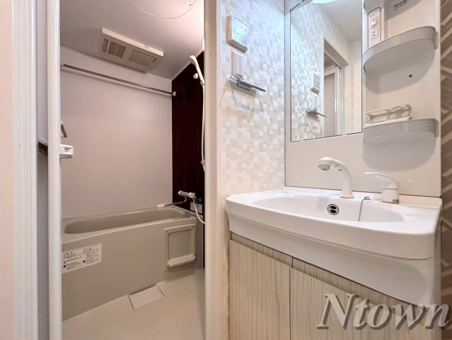 【洗面所】 | S-RESIDENCE志賀本通North | ゆったりとスペースのある洗面所