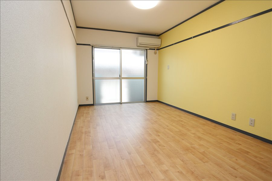 熊本市東区保田窪本町の賃貸マンションの居間・リビング