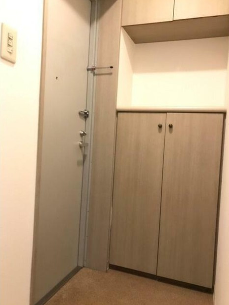 サンフラッツ山手の玄関