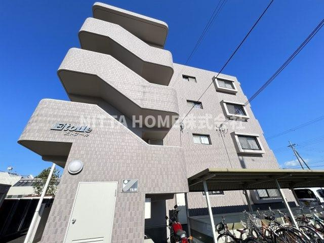 マンションエトワールの外観|鉄筋コンクリート造の3階です♪