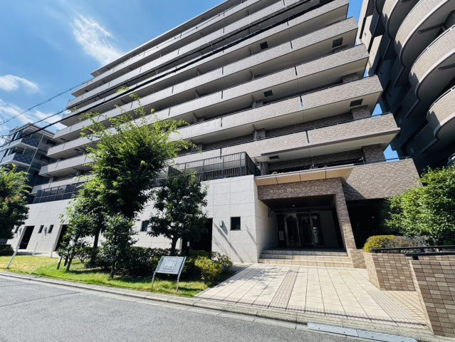 ライオンズマンション西院の外観