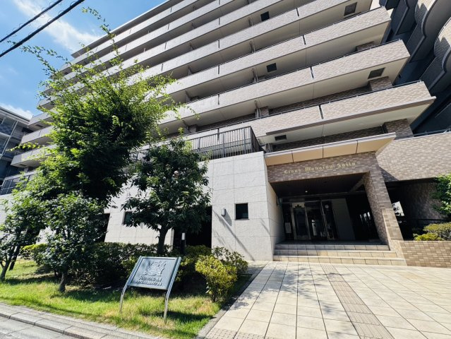ライオンズマンション西院の外観