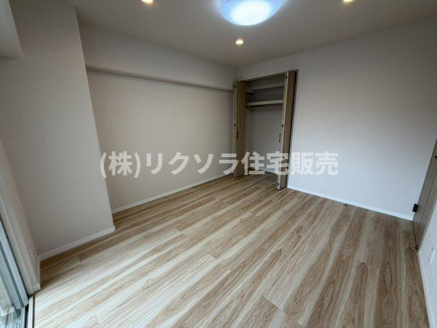 香里園セントポリアの洋室|洋室6.5帖
■物件内覧・資金計画相談・住宅ローン相談、リフォーム相談、お問合せ受付中■
※当日・翌日のご内覧、ご相談はお電話でのお問合せがスムーズです！