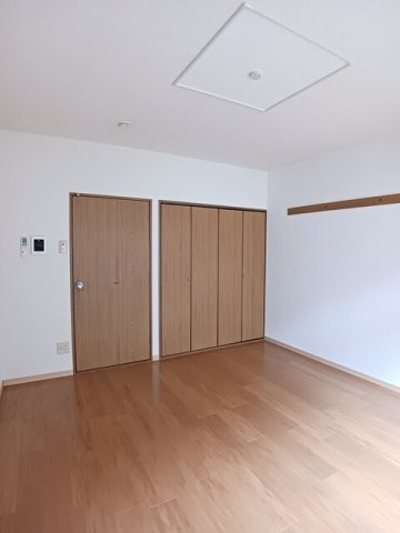 熊本市東区尾ノ上２丁目のアパートの寝室