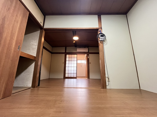 丈六テラスハウスの洋室