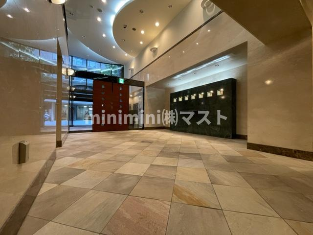 サムティ本町橋のロビー