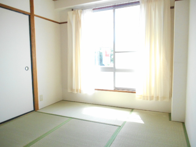 出口マンションの寝室