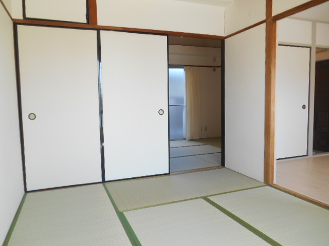 出口マンションの寝室
