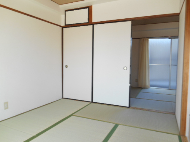 出口マンションの寝室