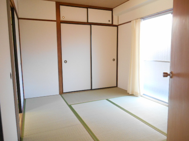 出口マンションの寝室