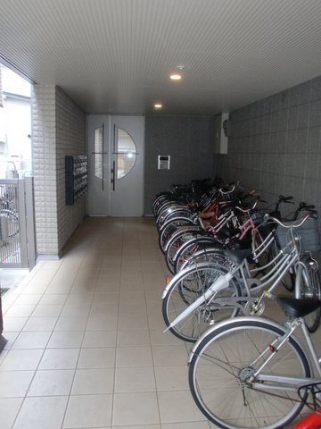フィオーレ十条のその他共用部分|★敷地内・屋根付き駐輪場★