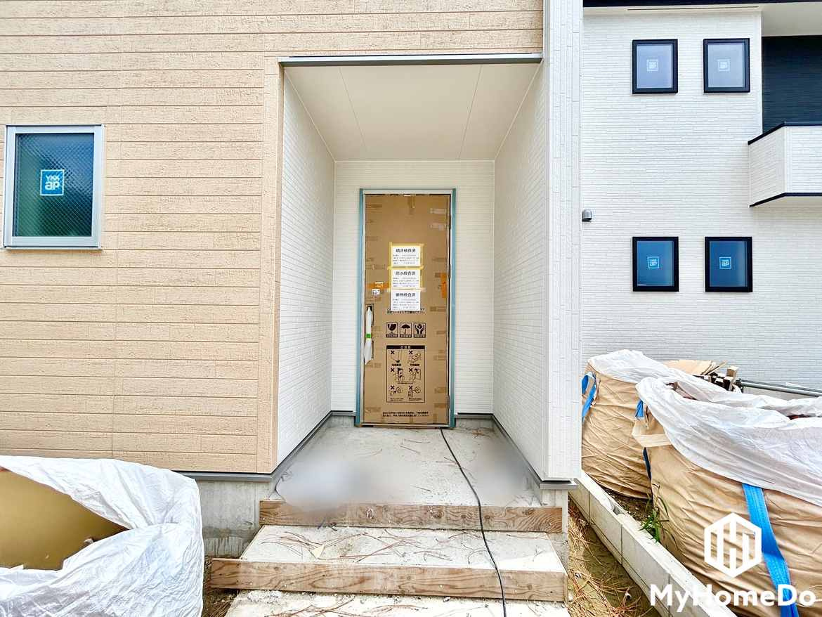 守山区瀬古東3丁目の玄関