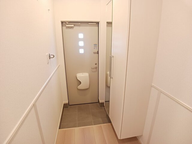 セレノ生駒Ⅰの玄関|明るい玄関です