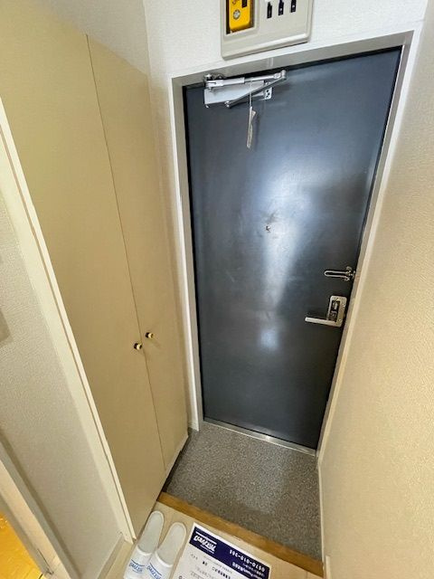 ゼフィランサス新柏の玄関
