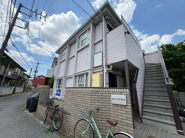ゼフィランサス新柏のエントランス