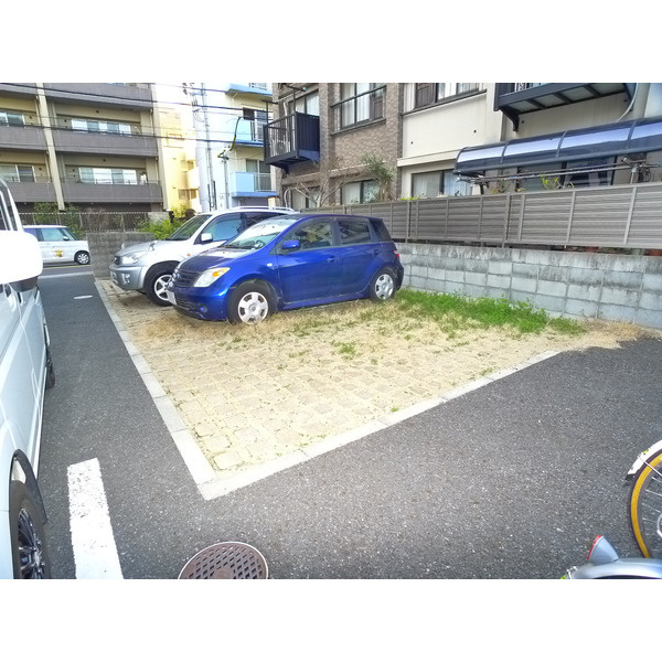 エクシードＫＳの駐車場