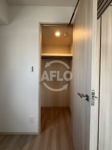 ファーストフィオーレ江坂垂水町2の収納|ファーストフィオーレ江坂垂水町Ⅱ　クローゼット