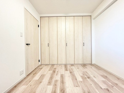 【子供部屋】 | グリーンコーポ豊中南 | こちらの物件近くの教育施設や、スーパー・公園など、物件周辺の住環境を併せてご案内させて頂きます。ぜひ、現地での暮らしをイメージなさって下さい！