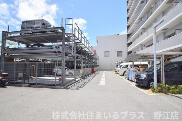 レジディア城北公園通の駐車場