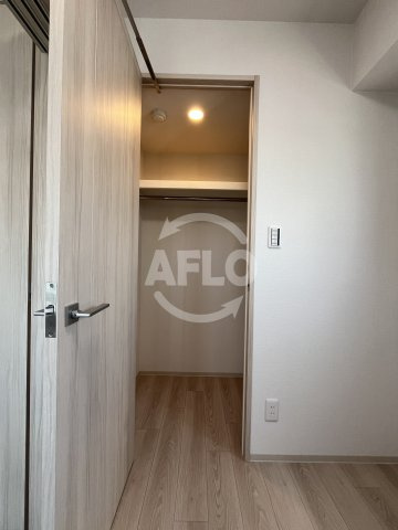 ファーストフィオーレ江坂垂水町2の収納|ファーストフィオーレ江坂垂水町Ⅱ　クローゼット