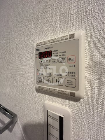 ファーストフィオーレ江坂垂水町2の洗面所|ファーストフィオーレ江坂垂水町Ⅱ　浴室乾燥機