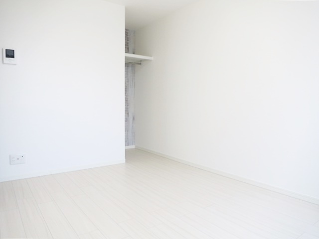 GRANT HOMES 北赤羽の洋室|窓側からのアングルです