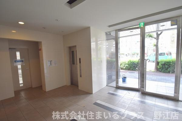 レジディア城北公園通のエントランス