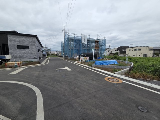 新築　桐生市広沢町4丁目　2号棟の前面道路含む現地写真|現地写真　西側前面道路幅員約6.01ｍ