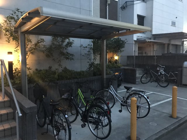 リブリ・宮のエントランス