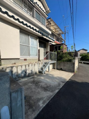 塩屋町9丁目戸建の駐車場