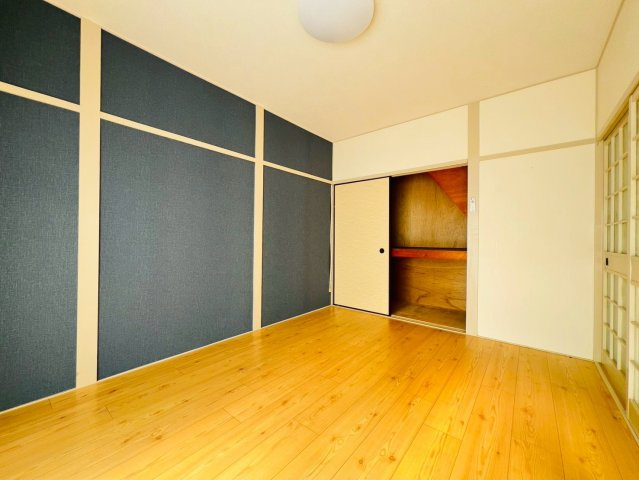 塩屋町9丁目戸建の居間・リビング