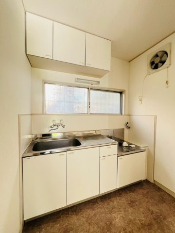 塩屋町9丁目戸建のキッチン