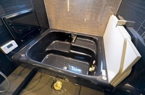 【中古】入間郡毛呂山町西大久保ガレージ付中古住宅の浴室|お風呂です