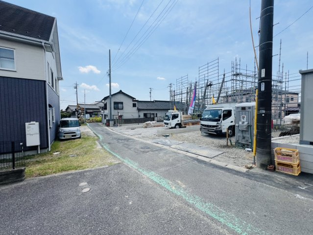 半田市向山町三丁目80番1、80番2の各一部、80番3『仲介手数料無料』新築一戸建て・建売の前面道路含む現地写真