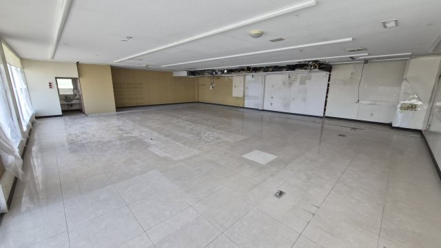 西峠　店舗の内装