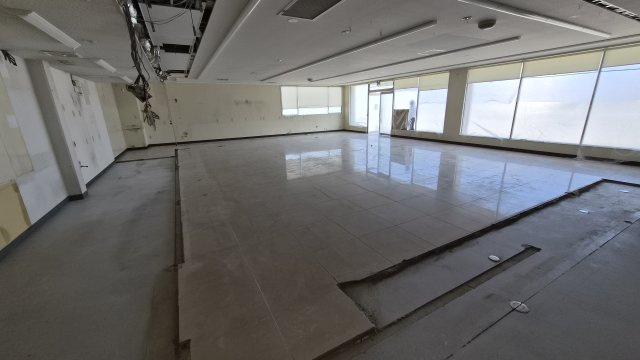 西峠　店舗の内装